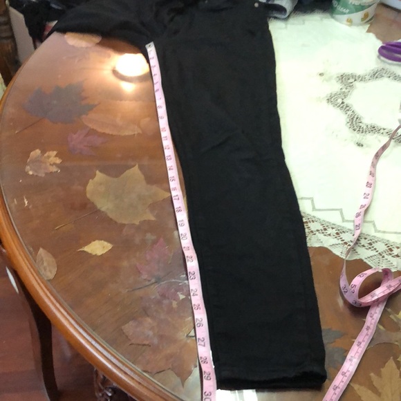 SOLD Paige Verdugo jeans - Picture 6 of 9